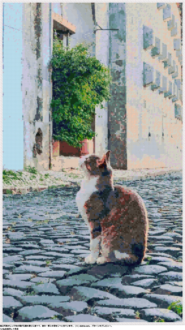 無料の石畳の通りの赤い猫が窓を見るクロスステッチデザイン